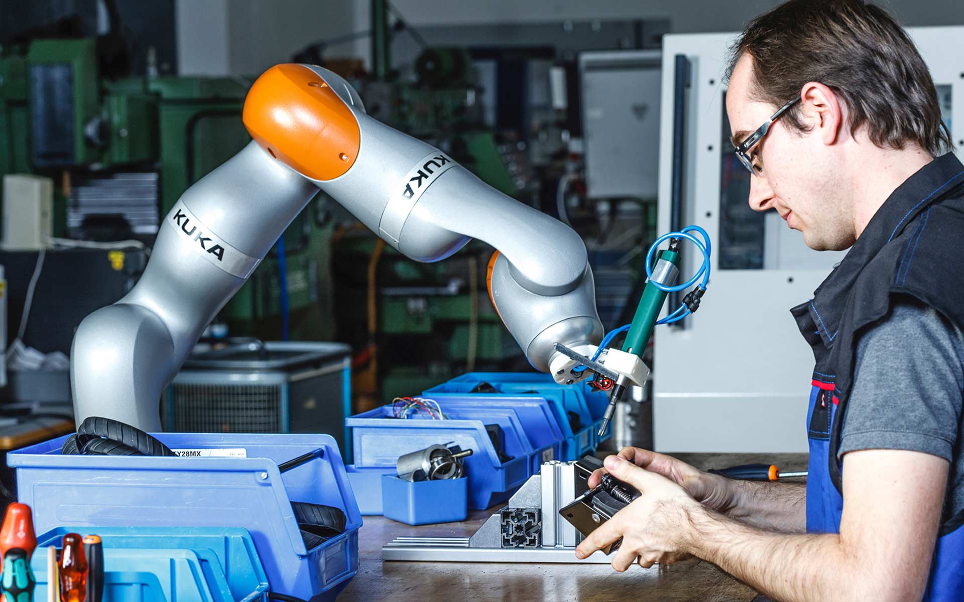 KUKA LBR iiwa: in use with human